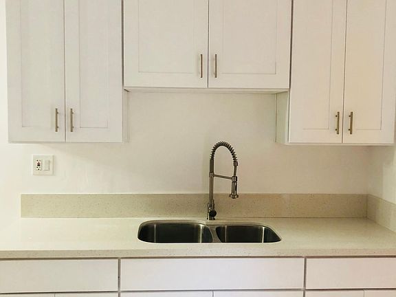 4th image of 1093 N Gage Ave