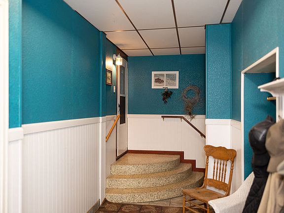 4th image of 225 E Fallon Ave