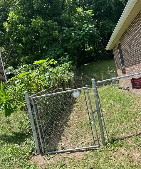 443 Cedarmont Dr — Photo 23