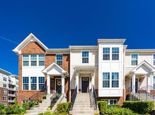 69 Nicholas Dr W, Des Plaines, IL 60016
