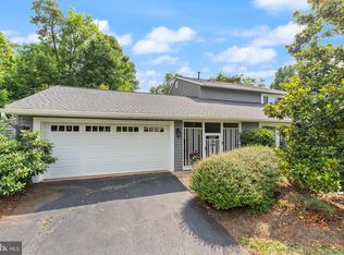 314 Avondale Dr, Sterling, VA 20164