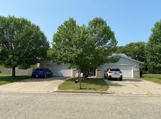 602 Cornerstone Xing #A & B, Waterford, WI 53185