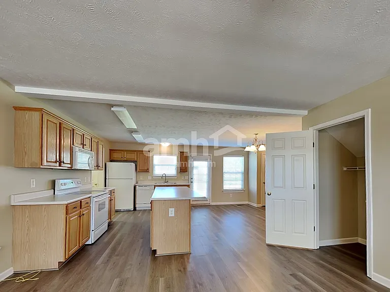 4239 Turnberry Rd — Photo 4