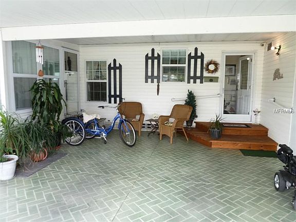 3rd image of 5 Edinburgh Dr