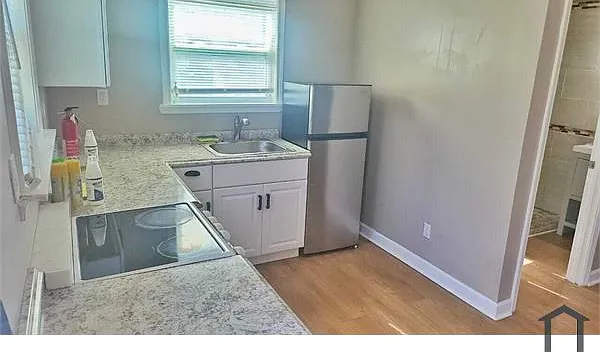 Studio, $1,400 — Photo 2
