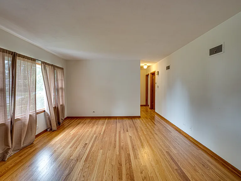 1221 N Webster St — Photo 11