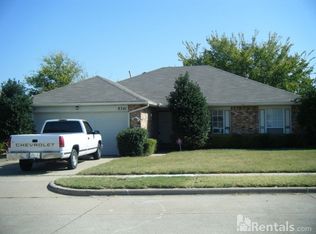 8341 Cloverglen Ln, Fort Worth, TX 76123