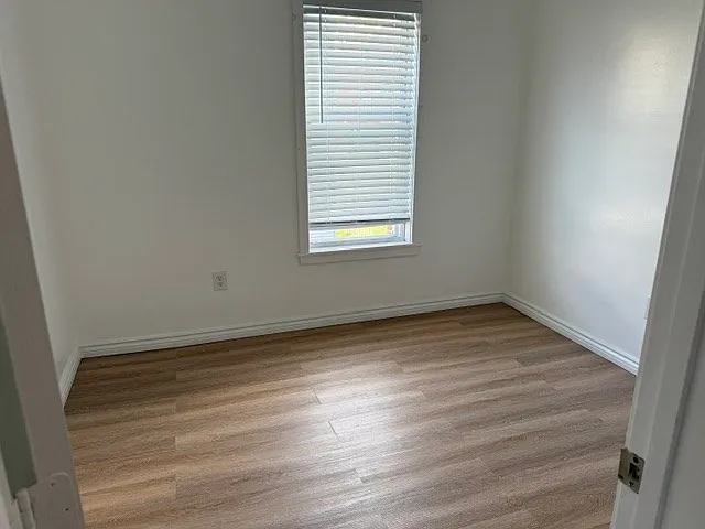 2 bed, 1.0 bath, 1200 sqft, $1,600 — Photo 3