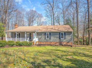 6905 Deer Thicket Dr, Midlothian, VA 23112