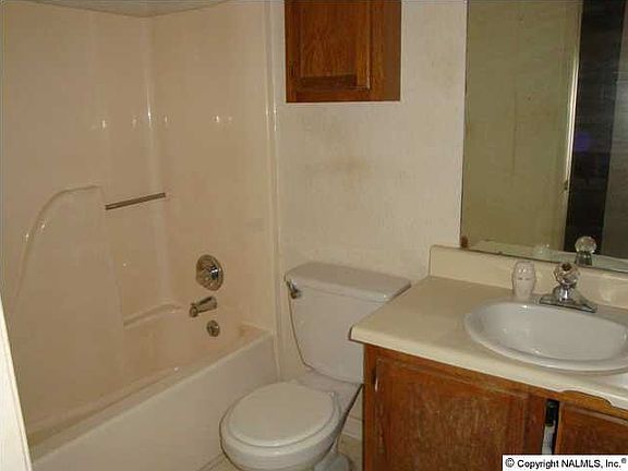 5th image of 5004 Seven Pine Cir