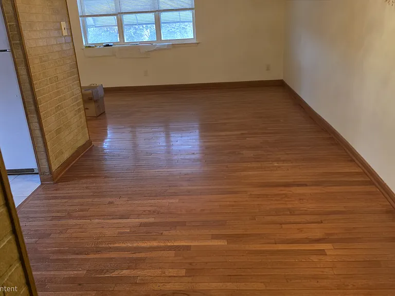 2319 Benson St #2 — Photo 10