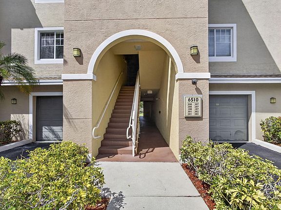 3rd image of 6510 Emerald Dunes Dr APT 308