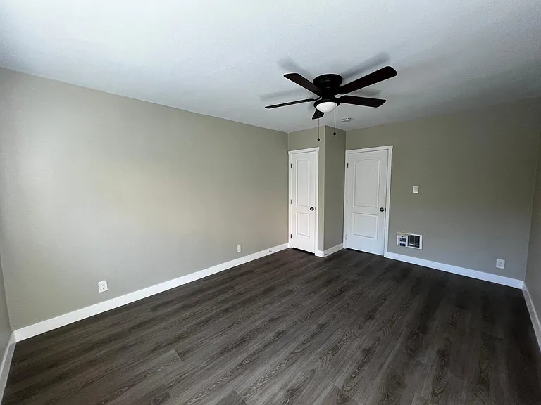 2680 E 19th St #4 — Photo 12