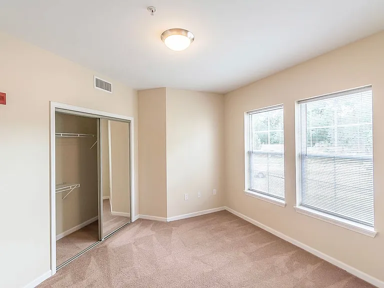 East Bay II Apartments — Photo 6