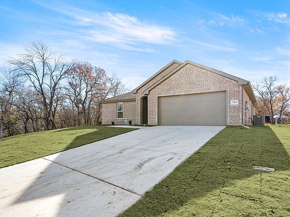 3rd image of 719 Haynie Dr