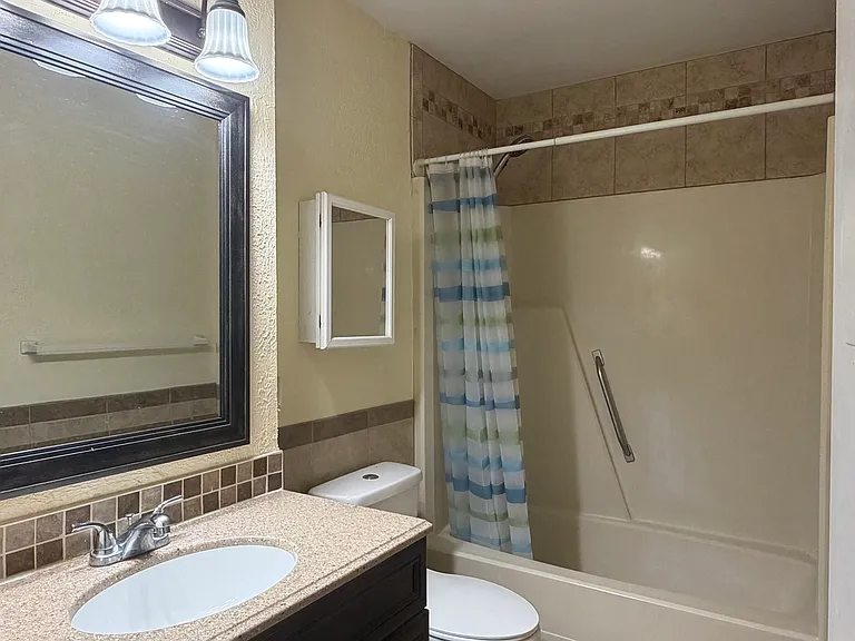 403 Meadowbrook Dr — Photo 12
