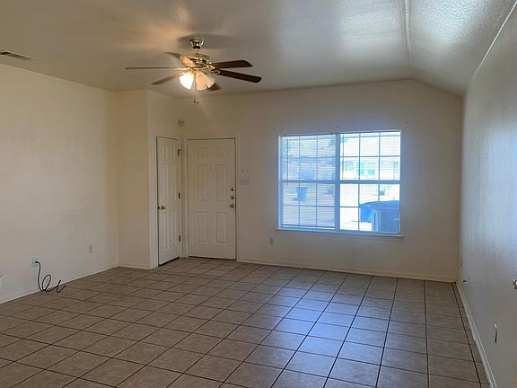 3rd image of 309 Janelle Dr APT A