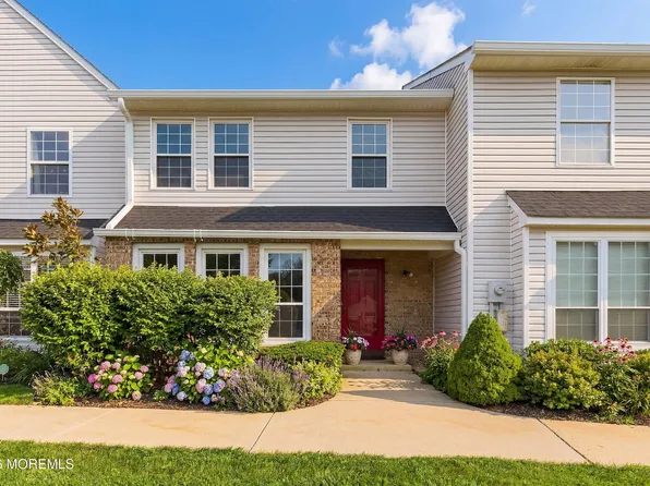 280 Fairfield Pl, Morganville, NJ 07751