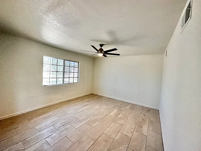3 bed, 1293 sqft, $1,650 — Photo 4