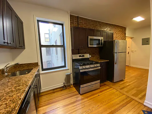 Rented by Parlor Real Estate Corp | media 16