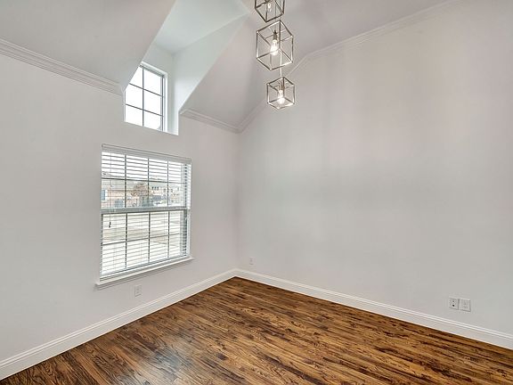4th image of 1608 Bradford Grove Trl