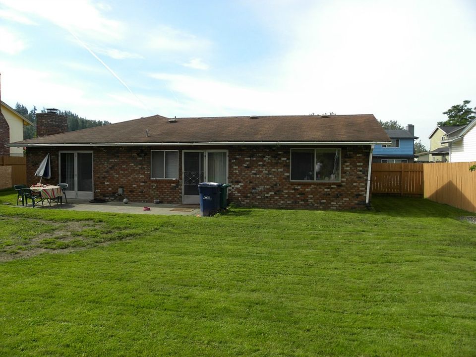 1st image of 1705 19th Dr NE