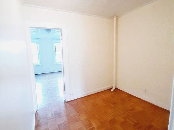 3rd image of 185 Johnson Ave APT 3L