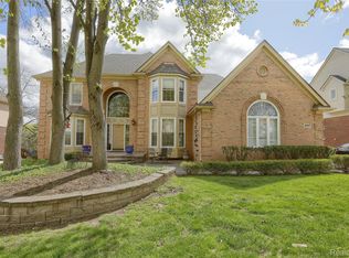 2007 Mapleridge Rd, Rochester Hills, MI 48309