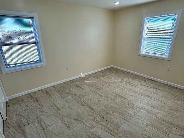 2433 Wakulla Ave — Photo 17