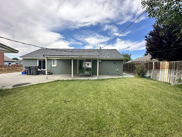 705 S Ione St — Photo 21