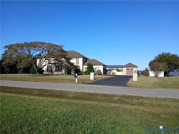 393 Daingerfield Rd, Tappahannock, VA 22560