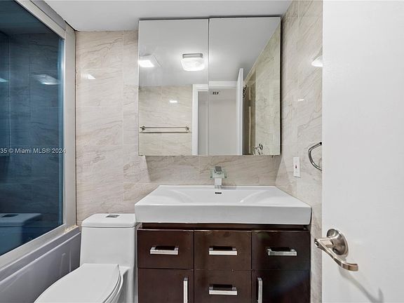 4th image of 1228 West Ave APT 611