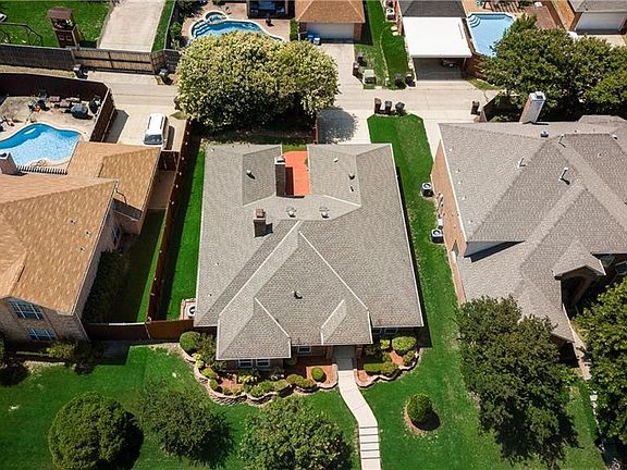 2nd image of 2040 Houlton Ln