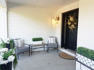 1230 W Autumn Rd, Palatine, IL 60067