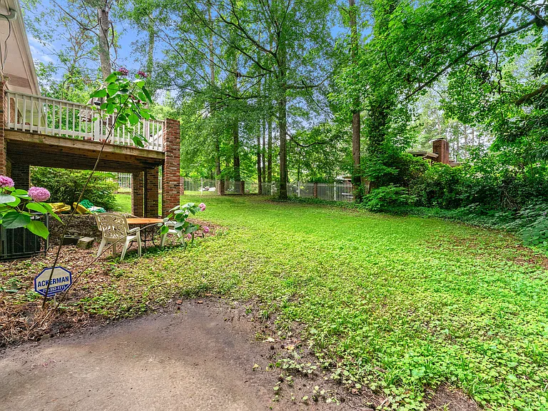 2895 Shelly Dr SW — Photo 22