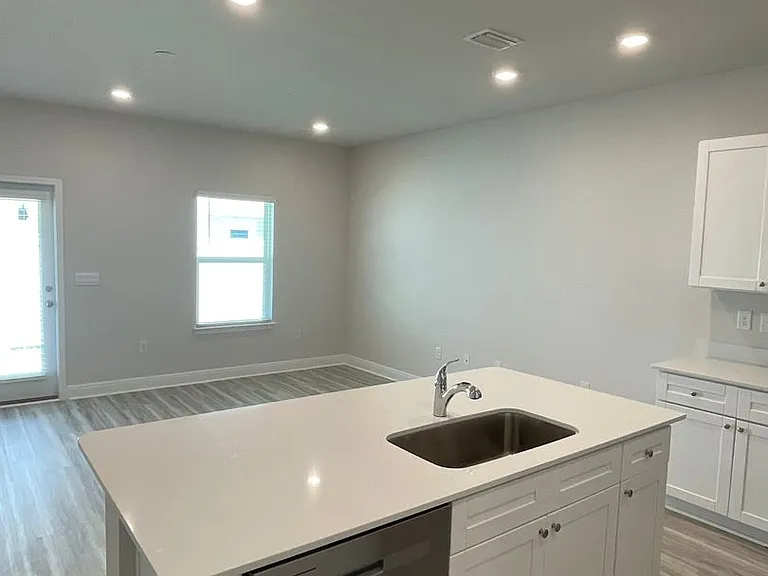 5718 Stellarjay St — Photo 3