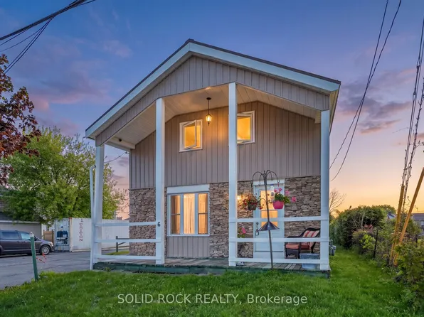 6 Oxford St W, North Grenville, ON K0G 1J0