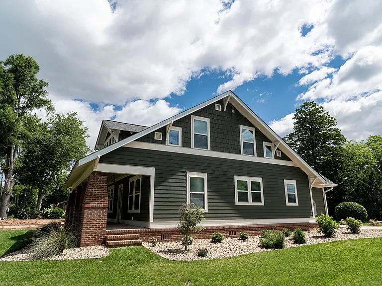 609 Salisbury St — Photo 3