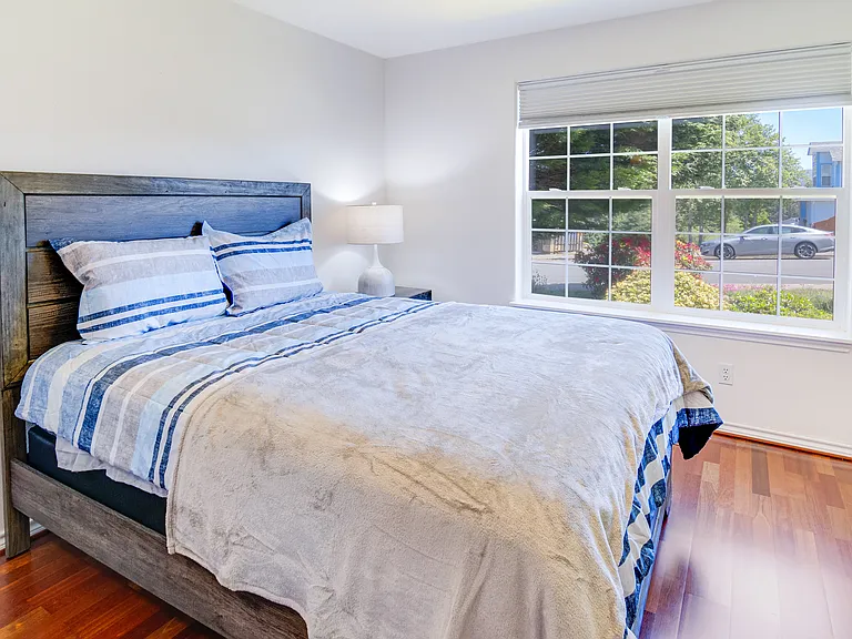 5529 NE Voyage Ave — Photo 32