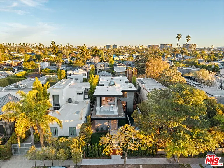 738 Palms Blvd — Photo 41