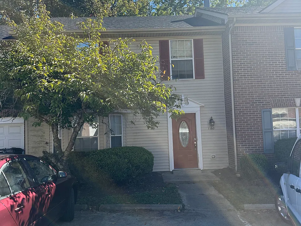 1160 Ashford Ln