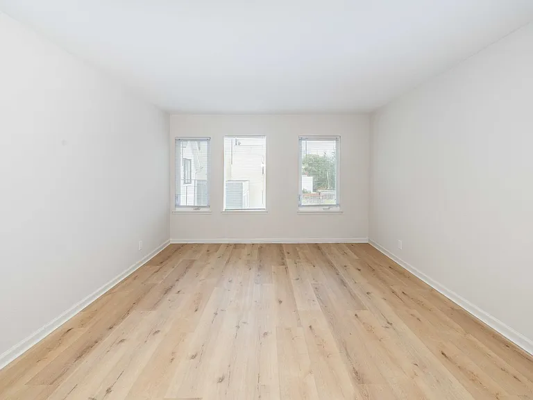 3015 Clement St #202 — Photo 2