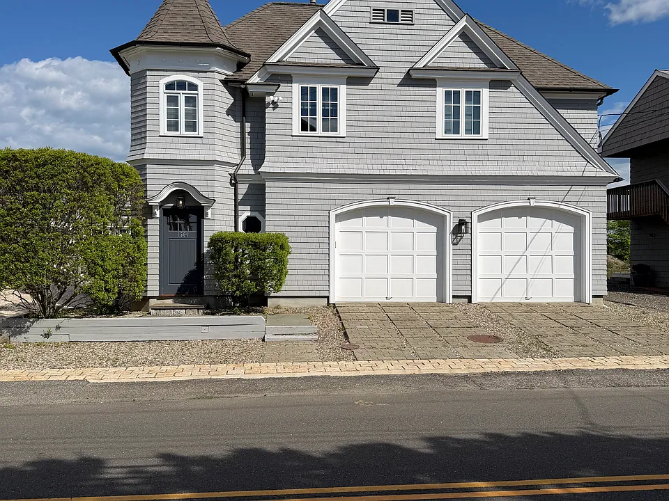 1564 Fairfield Beach Rd