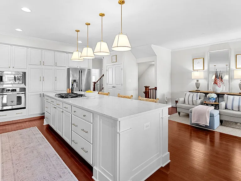 22840 Goldsborough Ter — Photo 13