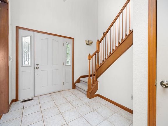 3rd image of 4591 S Memorial Shoreway Dr