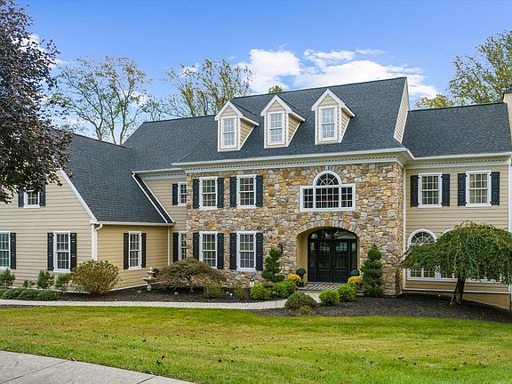 2nd image of 6 Greystone Cir