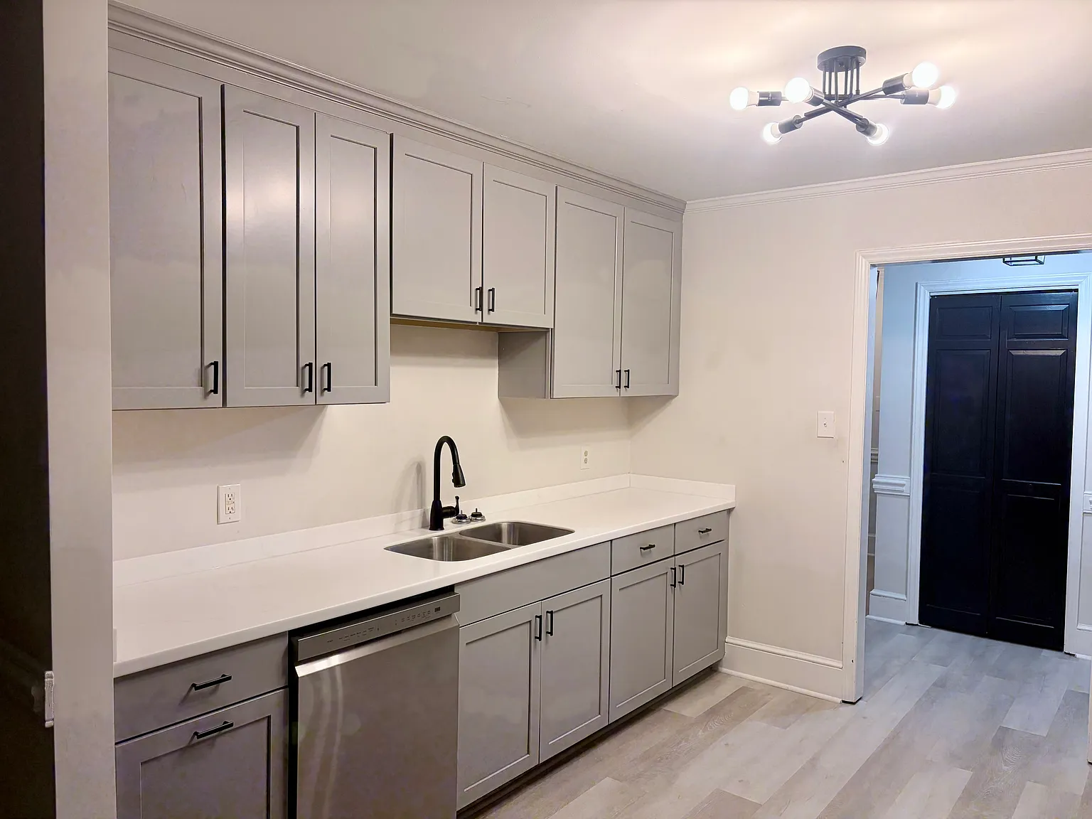 4001 W Antioch Dr — Photo 2