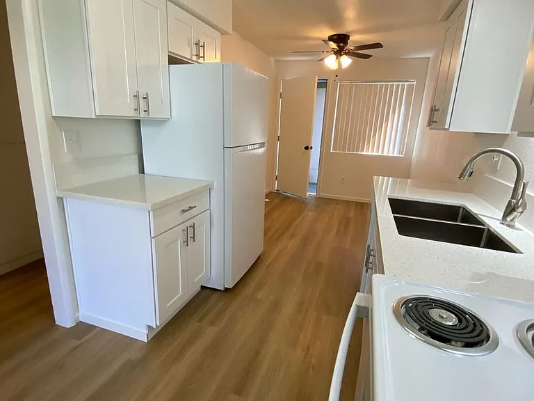 17925 E Burnside St #105 — Photo 5