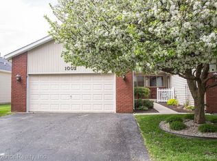 1002 Saint Joseph Ln, Marysville, MI