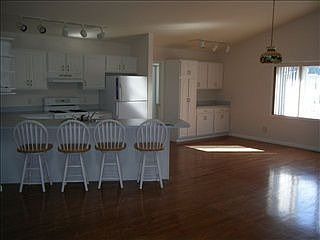 3rd image of 1718 Longwood Ct